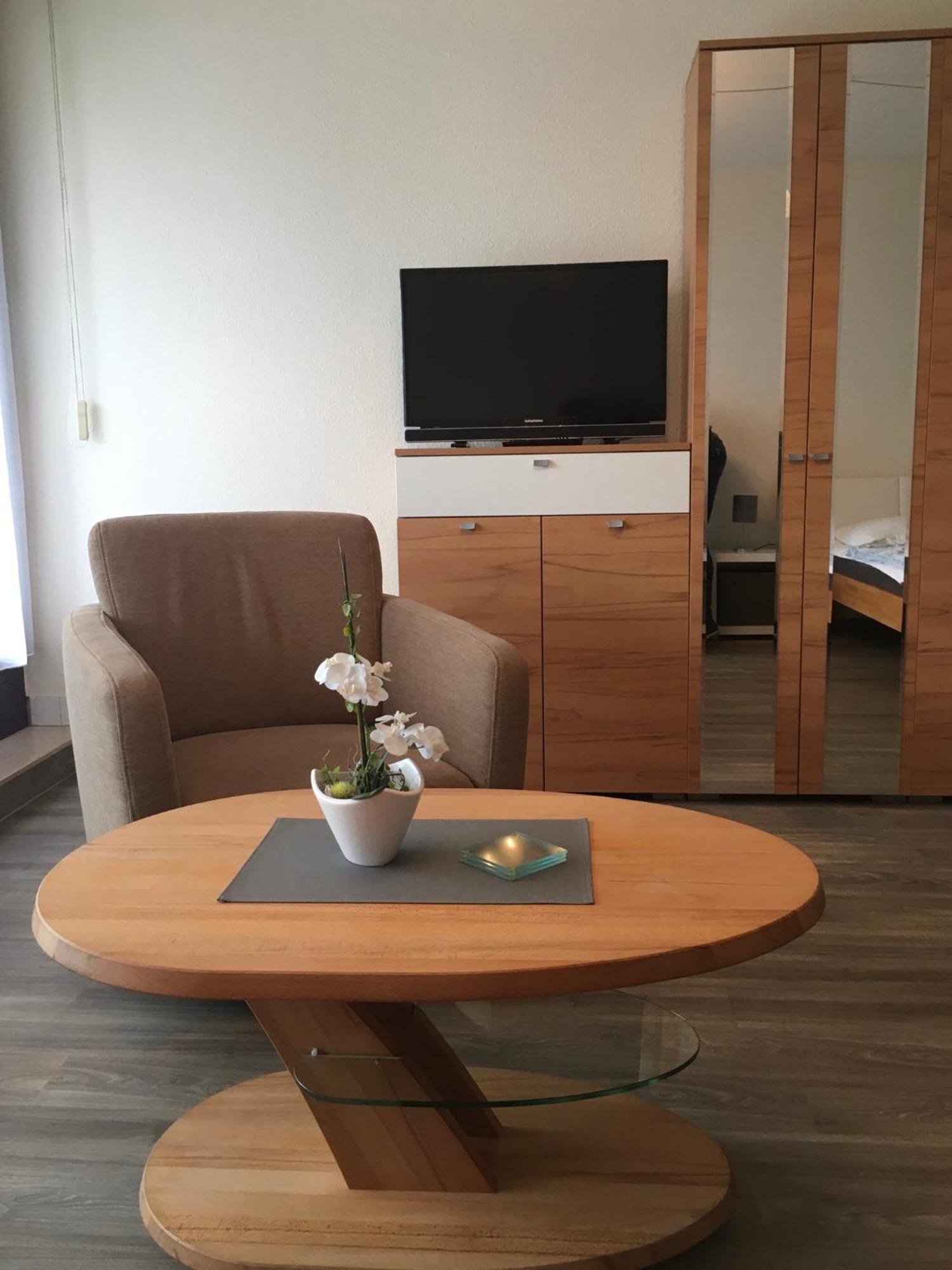 Appartementresidenz Am Kurpark - Ferienwohnungen Mit Pool & Sauna & Garage バート・ザルツフレン エクステリア 写真