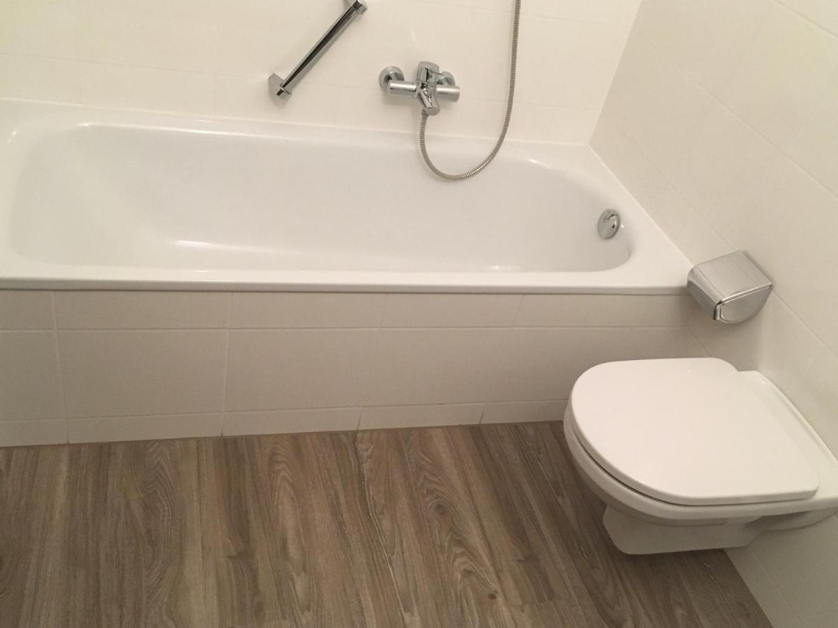 Appartementresidenz Am Kurpark - Ferienwohnungen Mit Pool & Sauna & Garage バート・ザルツフレン エクステリア 写真