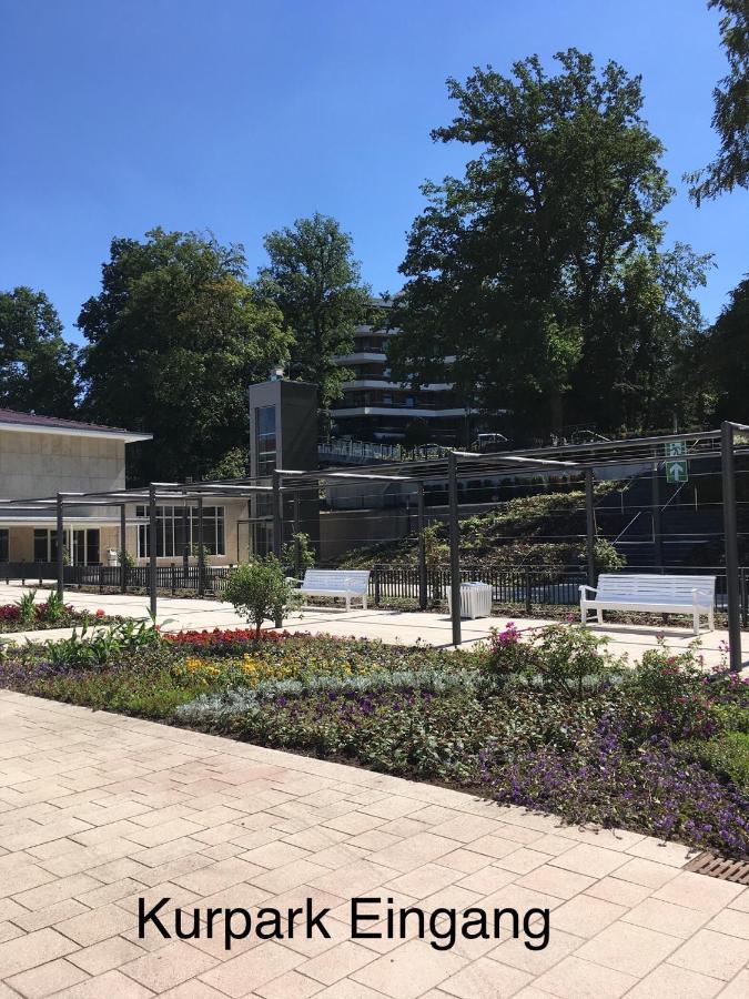 Appartementresidenz Am Kurpark - Ferienwohnungen Mit Pool & Sauna & Garage バート・ザルツフレン エクステリア 写真