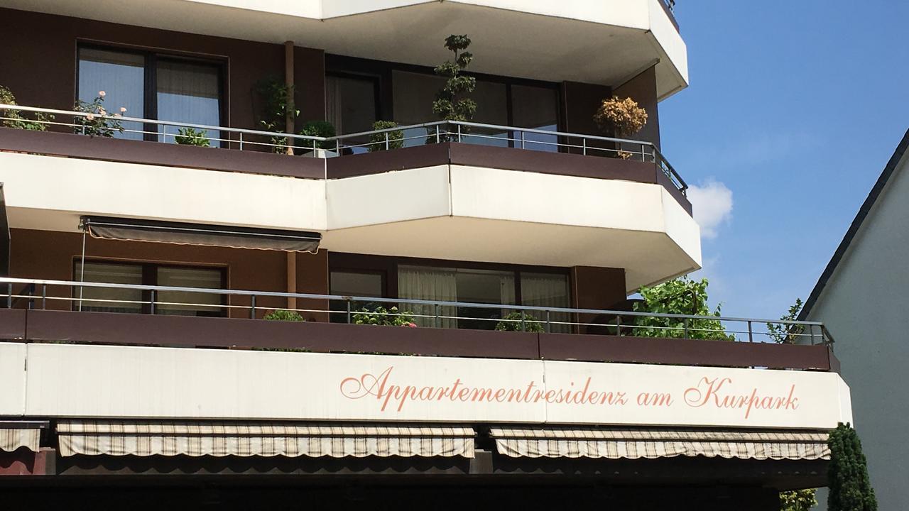 Appartementresidenz Am Kurpark - Ferienwohnungen Mit Pool & Sauna & Garage バート・ザルツフレン エクステリア 写真